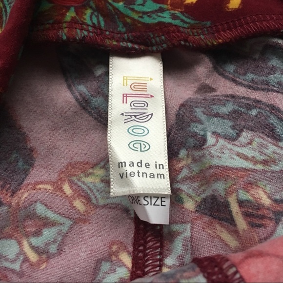 LulaRoe Mistletoe Holly Holiday One Size Leggings - Picture 6 of 7